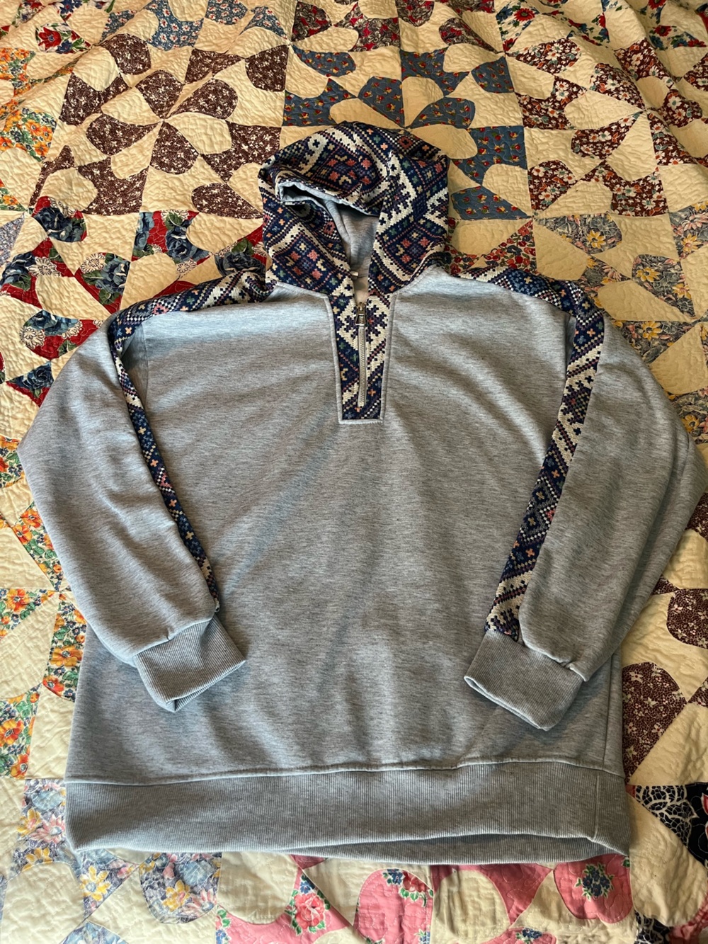 Women’s Hooded Pullover Sweatshirt with Patterned Trim Size M